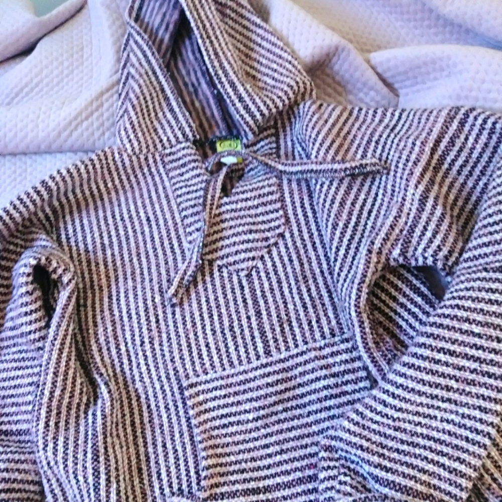Soft new pink black white pullover